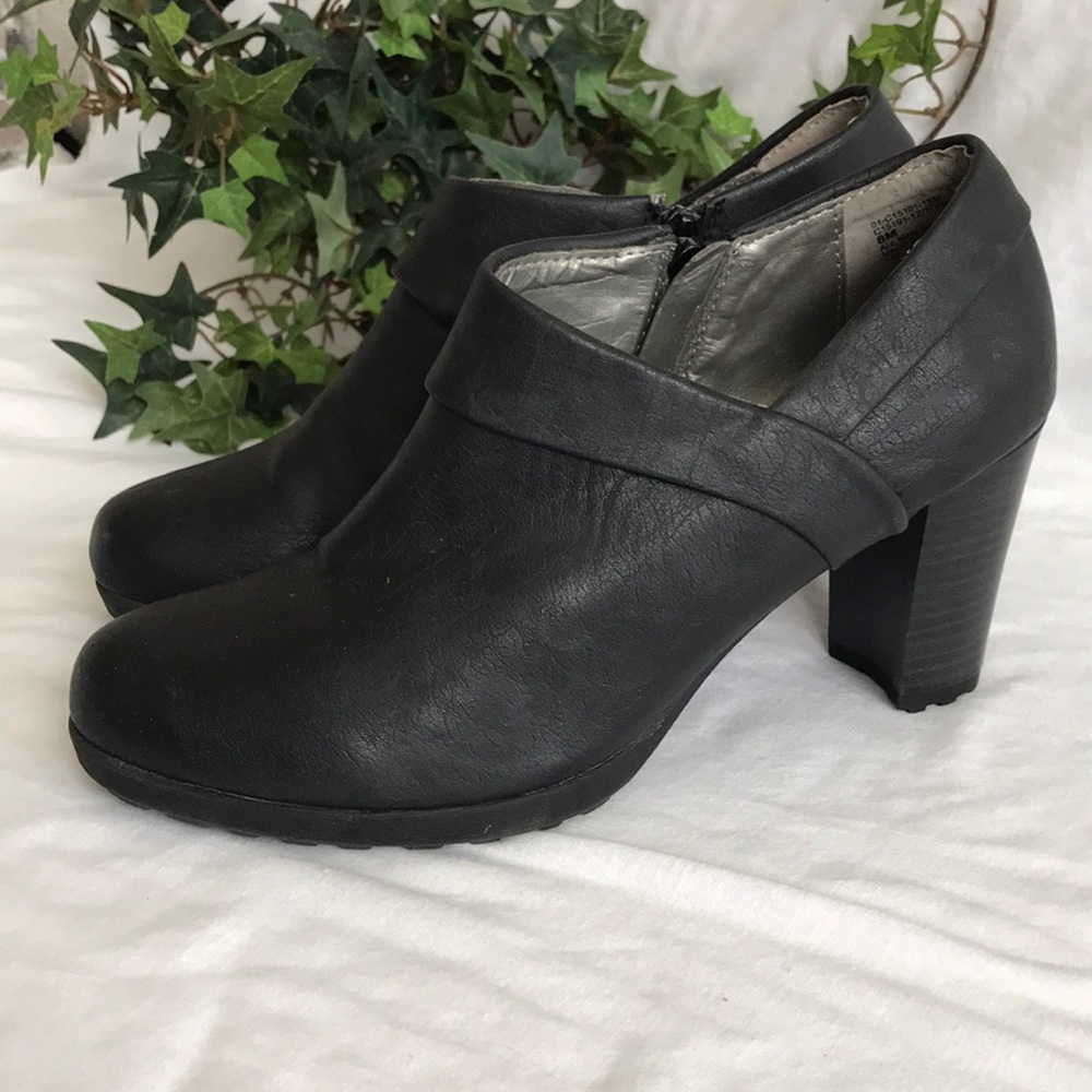 Cliffs By White Mountain- 3” Block Heel Bootie - image 2